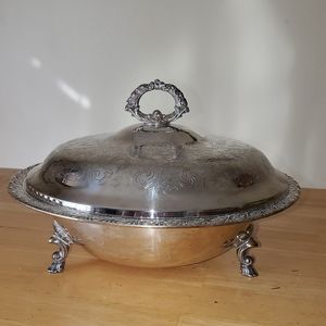 Vintage WM Rogers Silverplate Footed Casserole with Lid Serving Bowl.